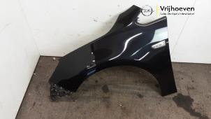 Gebruikte Scherm links-voor Opel Astra J Sports Tourer (PD8/PE8/PF8) 1.6 16V Prijs € 100,00 Margeregeling aangeboden door Autodemontage Vrijhoeven B.V.