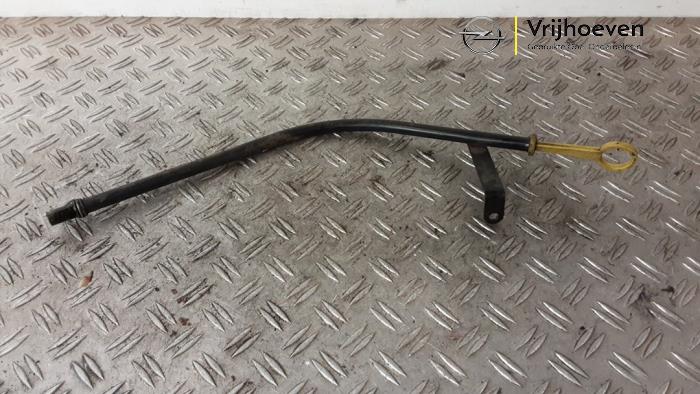 Gebruikte Olie Peilstok Opel Astra H SW (L35) 1.8 16V Prijs € 15,00 Margeregeling aangeboden door Autodemontage Vrijhoeven B.V.