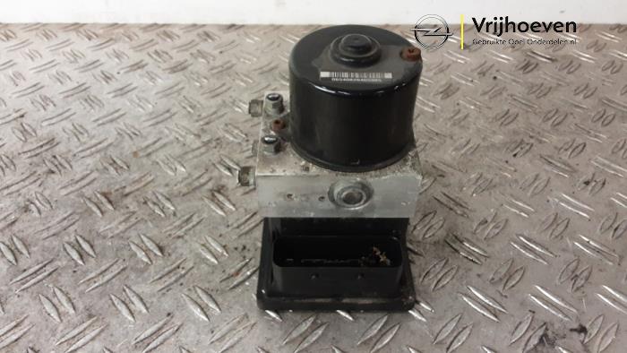 Gebruikte ABS Pomp Opel Astra H SW (L35) 1.8 16V Prijs € 50,00 Margeregeling aangeboden door Autodemontage Vrijhoeven B.V.