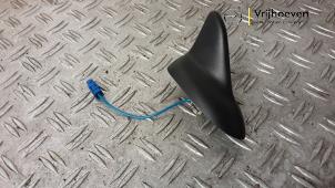 Gebruikte Antenne Opel Astra J Sports Tourer (PD8/PE8/PF8) 1.6 16V Prijs € 20,00 Margeregeling aangeboden door Autodemontage Vrijhoeven B.V.