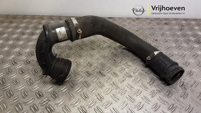 Gebruikte Intercooler Slang Opel Zafira Tourer (P12) 2.0 CDTI 16V 170 Ecotec Prijs € 50,00 Margeregeling aangeboden door Autodemontage Vrijhoeven B.V.
