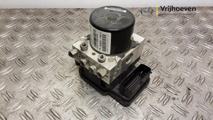 ABS Pomp van een Opel Zafira Tourer (P12) 2.0 CDTI 16V 170 Ecotec 2019