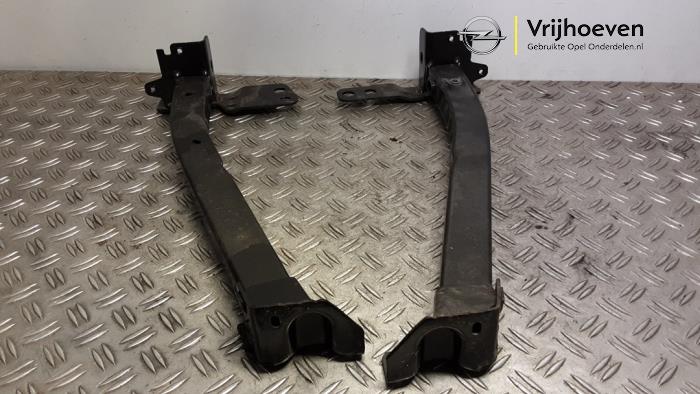 Gebruikte Subframe Opel Mokka 1.2 Turbo 12V Prijs € 100,00 Margeregeling aangeboden door Autodemontage Vrijhoeven B.V.