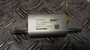 Gebruikte Airco expansieklep Opel Corsa F (UB/UH/UP) Electric, Corsa-e 50kWh Prijs € 40,00 Margeregeling aangeboden door Autodemontage Vrijhoeven B.V.