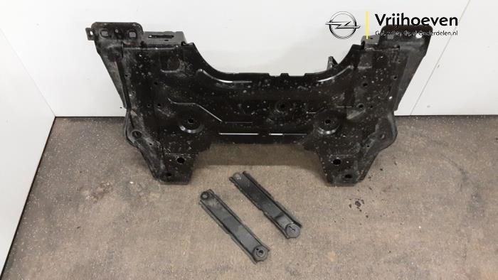 Gebruikte Subframe Opel Mokka Mokka-e, Electric 50 kWh Prijs € 125,00 Margeregeling aangeboden door Autodemontage Vrijhoeven B.V.