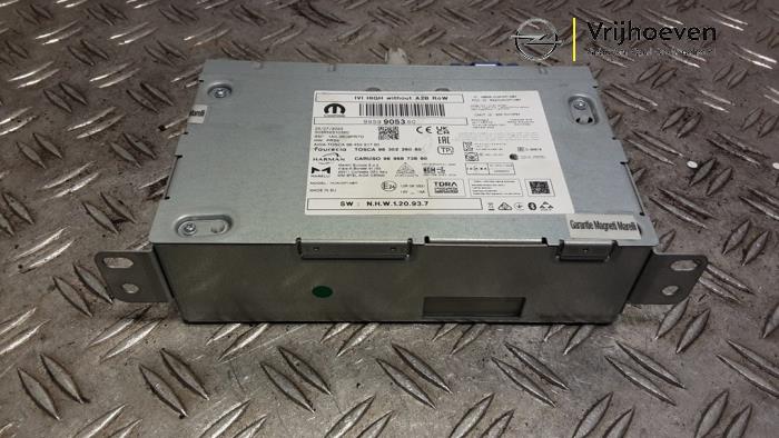 Gebruikte Radio module Opel Astra L Sports Tourer (F4/FC/FN/FR) 1.2 Turbo 130 12V Prijs € 400,00 Margeregeling aangeboden door Autodemontage Vrijhoeven B.V.