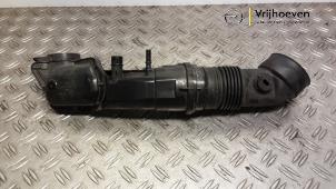 Gebruikte Intercooler Buis Opel Astra L Sports Tourer (F4/FC/FN/FR) 1.2 Turbo 130 12V Prijs € 25,00 Margeregeling aangeboden door Autodemontage Vrijhoeven B.V.