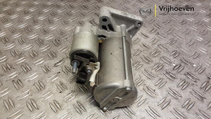 Gebruikte Startmotor Opel Astra L Sports Tourer (F4/FC/FN/FR) 1.2 Turbo 130 12V Prijs € 25,00 Margeregeling aangeboden door Autodemontage Vrijhoeven B.V.