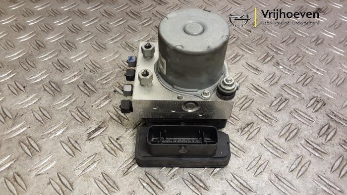 Gebruikte ABS Pomp Opel Karl 1.0 12V Prijs € 75,00 Margeregeling aangeboden door Autodemontage Vrijhoeven B.V.