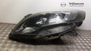 Gebruikte Linker Koplamp Opel Zafira Tourer (P12) 1.4 Turbo 16V Ecotec Prijs € 1.000,00 Margeregeling aangeboden door Autodemontage Vrijhoeven B.V.