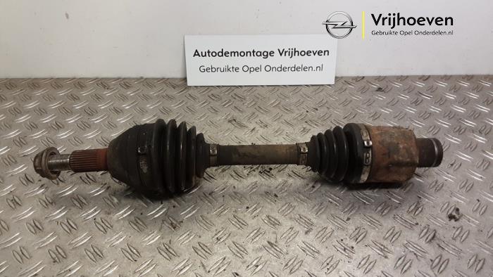 Gebruikte Steekas rechts-voor Opel Antara (LA6) 3.2 V6 24V 4x4 Prijs € 90,00 Margeregeling aangeboden door Autodemontage Vrijhoeven B.V.