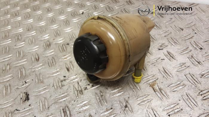 Gebruikte Servo Oliereservoir Opel Antara (LA6) 3.2 V6 24V 4x4 Prijs € 20,00 Margeregeling aangeboden door Autodemontage Vrijhoeven B.V.