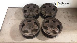 Gebruikte Velgen set Opel Astra H (L48) 1.4 16V Twinport Prijs € 100,00 Margeregeling aangeboden door Autodemontage Vrijhoeven B.V.