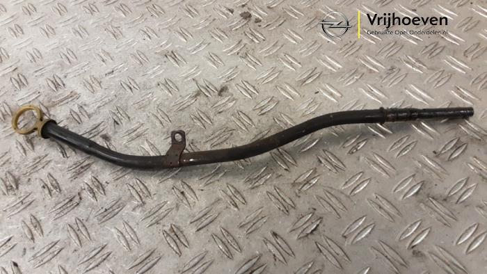Gebruikte Peilstok Olie Opel Astra H (L48) 1.4 16V Twinport Prijs € 30,00 Margeregeling aangeboden door Autodemontage Vrijhoeven B.V.