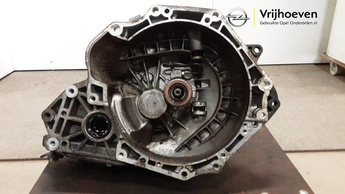 Gebruikte Versnellingsbak Opel Meriva (A) 1.6 16V Prijs € 300,00 Margeregeling aangeboden door Autodemontage Vrijhoeven B.V.