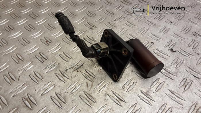 Gebruikte Olie niveau sensor Opel Meriva (A) 1.6 16V Prijs € 75,00 Margeregeling aangeboden door Autodemontage Vrijhoeven B.V.