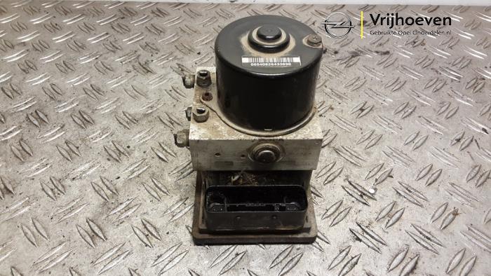 Gebruikte ABS Pomp Opel Zafira (M75) 1.7 CDTi 16V Prijs € 90,00 Margeregeling aangeboden door Autodemontage Vrijhoeven B.V.