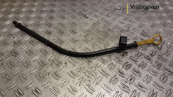 Gebruikte Olie Peilstok Opel Zafira (M75) 1.8 16V Ecotec Prijs € 15,00 Margeregeling aangeboden door Autodemontage Vrijhoeven B.V.