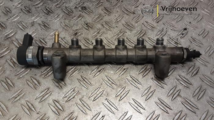 Gebruikte Common rail (Injectie) Opel Insignia Sports Tourer 2.0 CDTI 16V Prijs € 75,00 Margeregeling aangeboden door Autodemontage Vrijhoeven B.V.