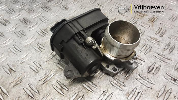 Gebruikte Gasklephuis Opel Corsa F (UB/UH/UP) 1.2 Turbo 12V 100 Prijs € 40,00 Margeregeling aangeboden door Autodemontage Vrijhoeven B.V.