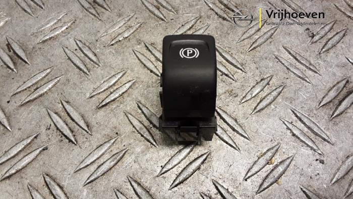 Gebruikte Schakelaar handrem Opel Astra K 1.4 Turbo 16V Prijs € 15,00 Margeregeling aangeboden door Autodemontage Vrijhoeven B.V.