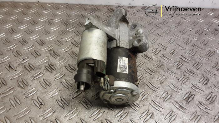 Gebruikte Startmotor Opel Astra K Sports Tourer 1.4 Turbo 12V Prijs € 100,00 Margeregeling aangeboden door Autodemontage Vrijhoeven B.V.