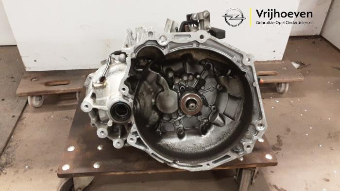 Gebruikte Versnellingsbak Opel Karl 1.0 12V Prijs € 250,00 Margeregeling aangeboden door Autodemontage Vrijhoeven B.V.