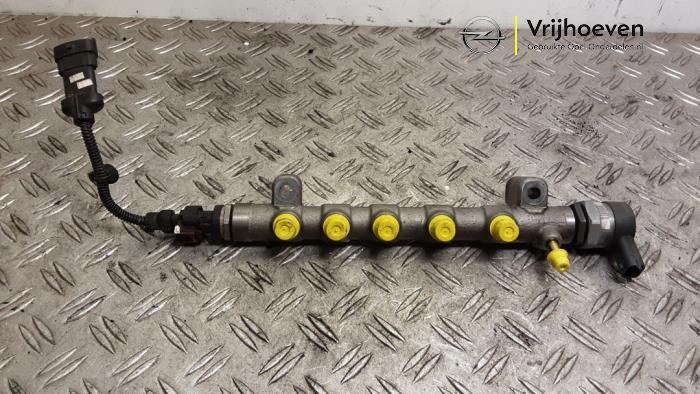 Gebruikte Common rail (Injectie) Opel Zafira Tourer (P12) 2.0 CDTI 16V 170 Ecotec Prijs € 75,00 Margeregeling aangeboden door Autodemontage Vrijhoeven B.V.