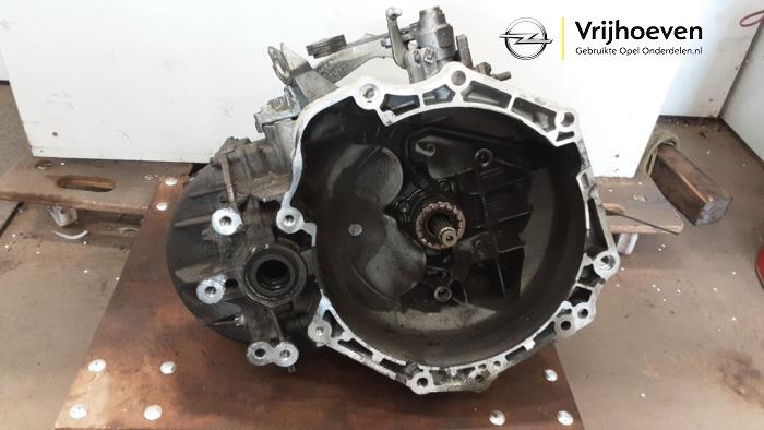 Gebruikte Versnellingsbak Opel Mokka/Mokka X 1.6 CDTI 16V 4x2 Prijs € 300,00 Margeregeling aangeboden door Autodemontage Vrijhoeven B.V.
