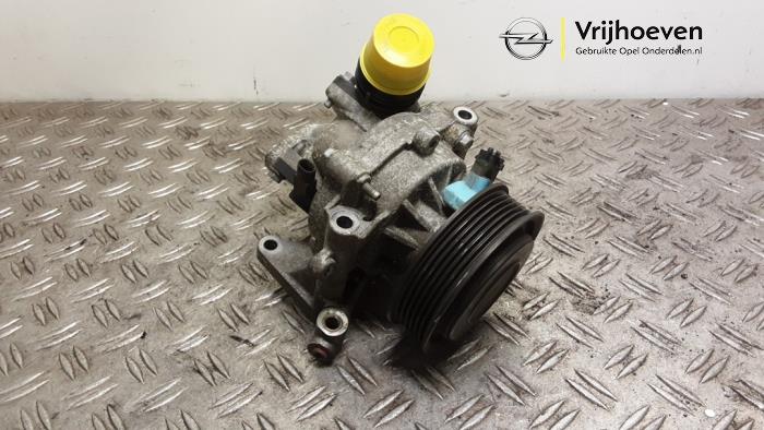Gebruikte Waterpomp Opel Mokka/Mokka X 1.6 CDTI 16V 4x2 Prijs € 100,00 Margeregeling aangeboden door Autodemontage Vrijhoeven B.V.