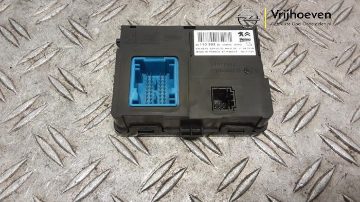 Gebruikte Computer Kachel Opel Crossland (X) 1.2 Turbo 12V Euro 6 Prijs € 25,00 Margeregeling aangeboden door Autodemontage Vrijhoeven B.V.