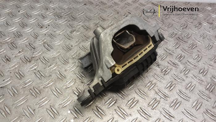 Gebruikte Motorrubber Opel Astra K Sports Tourer 1.4 Turbo 12V Prijs € 75,00 Margeregeling aangeboden door Autodemontage Vrijhoeven B.V.