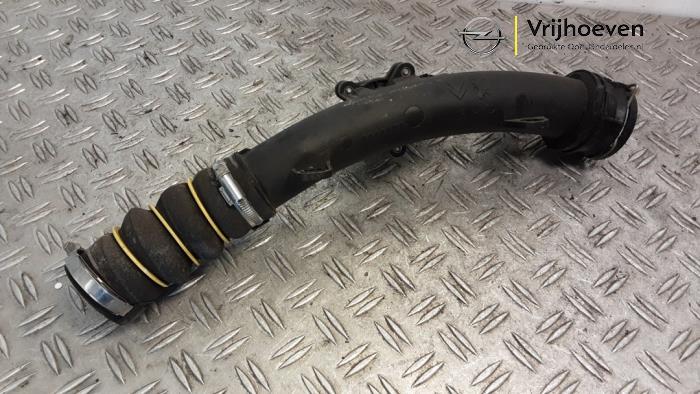 Gebruikte Intercooler Buis Opel Crossland (X) 1.2 Turbo 12V Euro 6 Prijs € 40,00 Margeregeling aangeboden door Autodemontage Vrijhoeven B.V.