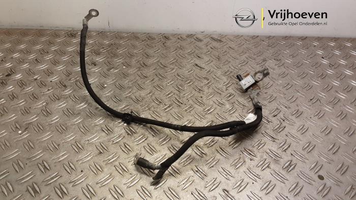 Gebruikte Accu sensor Opel Crossland (X) 1.2 Turbo 12V Euro 6 Prijs € 50,00 Margeregeling aangeboden door Autodemontage Vrijhoeven B.V.