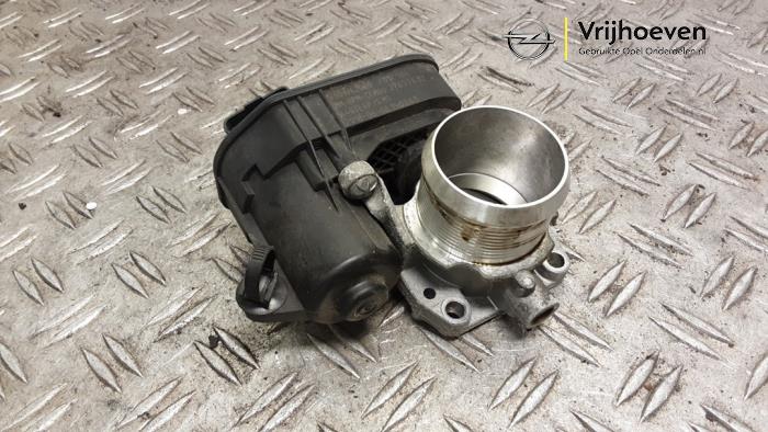 Gebruikte Gasklephuis Opel Crossland (X) 1.2 Turbo 12V Euro 6 Prijs € 40,00 Margeregeling aangeboden door Autodemontage Vrijhoeven B.V.
