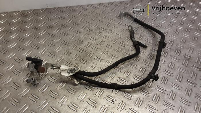 Gebruikte Accu sensor Opel Crossland (X) 1.2 Turbo 12V Euro 6 Prijs € 50,00 Margeregeling aangeboden door Autodemontage Vrijhoeven B.V.