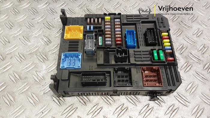Gebruikte Computer Body Control Opel Grandland (X) 1.2 Turbo 12V Prijs € 150,00 Margeregeling aangeboden door Autodemontage Vrijhoeven B.V.