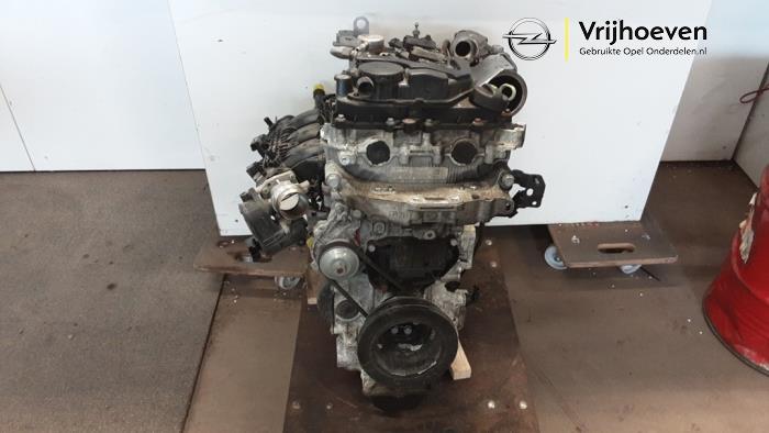 Gebruikte Motor Opel Grandland (X) 1.2 Turbo 12V Prijs € 1.400,00 Margeregeling aangeboden door Autodemontage Vrijhoeven B.V.