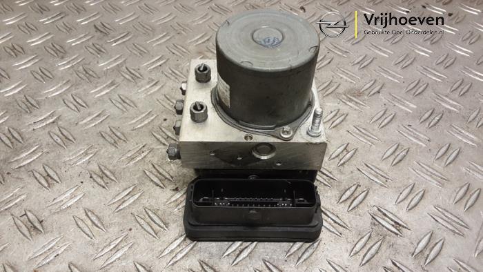 Gebruikte ABS Pomp Opel Grandland (X) 1.2 Turbo 12V Prijs € 150,00 Margeregeling aangeboden door Autodemontage Vrijhoeven B.V.