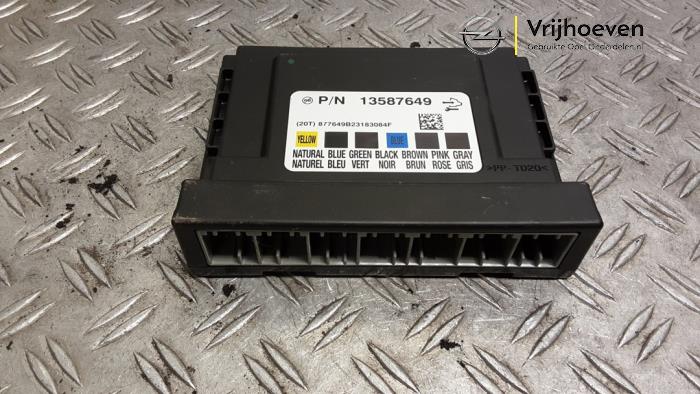 Gebruikte Computer Body Control Opel Adam 1.2 16V Prijs € 80,00 Margeregeling aangeboden door Autodemontage Vrijhoeven B.V.