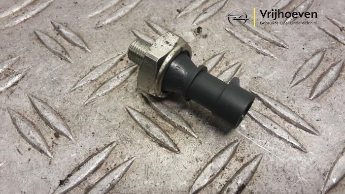 Oliedruk sensor van een Opel Tigra Twin Top 1.4 16V 2005