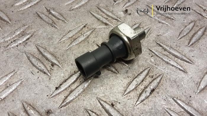 Gebruikte Oliedruk sensor Opel Tigra Twin Top 1.4 16V Prijs € 20,00 Margeregeling aangeboden door Autodemontage Vrijhoeven B.V.