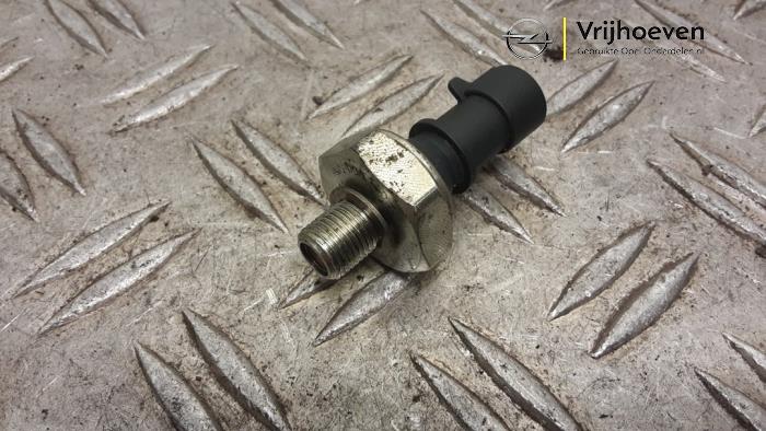 Oliedruk sensor van een Opel Tigra Twin Top 1.4 16V 2005