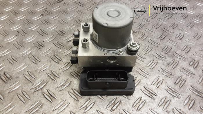 Gebruikte ABS Pomp Opel Karl 1.0 12V Prijs € 75,00 Margeregeling aangeboden door Autodemontage Vrijhoeven B.V.