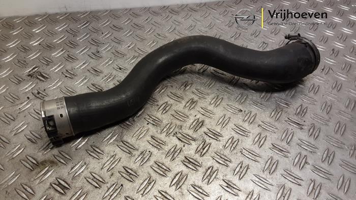 Gebruikte Intercooler Slang Opel Meriva (B) 1.4 Turbo 16V ecoFLEX Prijs € 30,00 Margeregeling aangeboden door Autodemontage Vrijhoeven B.V.