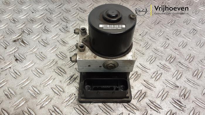 Gebruikte ABS Pomp Opel Astra H Twin Top (L67) 1.8 16V Prijs € 50,00 Margeregeling aangeboden door Autodemontage Vrijhoeven B.V.