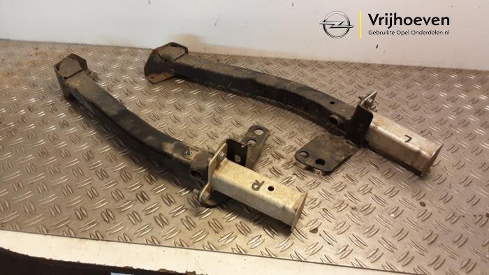 Gebruikte Subframe Opel Corsa F (UB/UH/UP) Electric, Corsa-e 50kWh Prijs € 100,00 Margeregeling aangeboden door Autodemontage Vrijhoeven B.V.