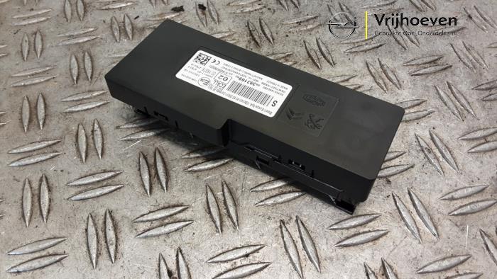 Gebruikte Bluetooth module Opel Corsa F (UB/UH/UP) Electric, Corsa-e 50kWh Prijs € 50,00 Margeregeling aangeboden door Autodemontage Vrijhoeven B.V.