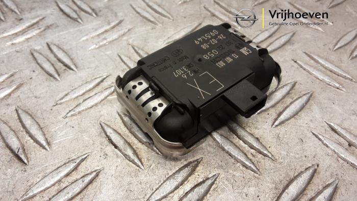 Gebruikte Sensor regen Opel Vectra C Caravan 1.8 16V Prijs € 25,00 Margeregeling aangeboden door Autodemontage Vrijhoeven B.V.