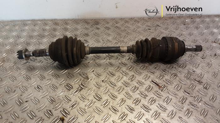 Gebruikte Steekas links-voor Opel Astra G (F08/48) 1.6 16V Prijs € 30,00 Margeregeling aangeboden door Autodemontage Vrijhoeven B.V.